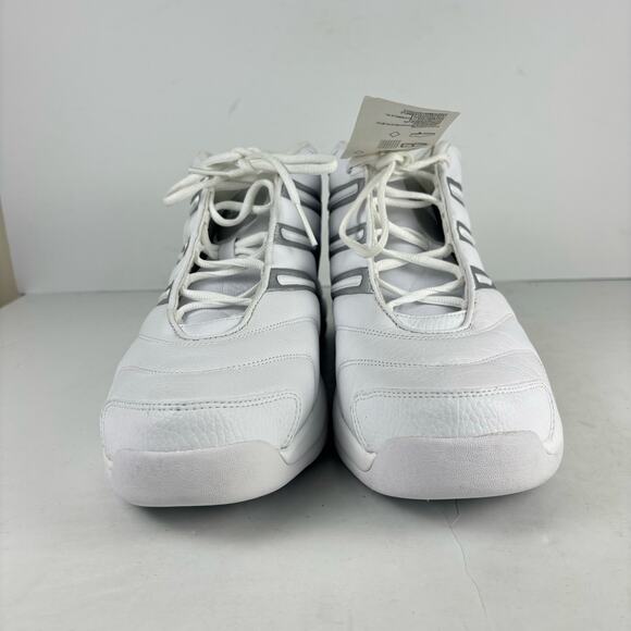 Athletic_Shoes